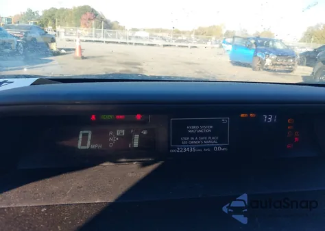 2015 Toyota Prius V Four z USA, uszkodzony, nr VIN JTDZN3EU1FJ033372